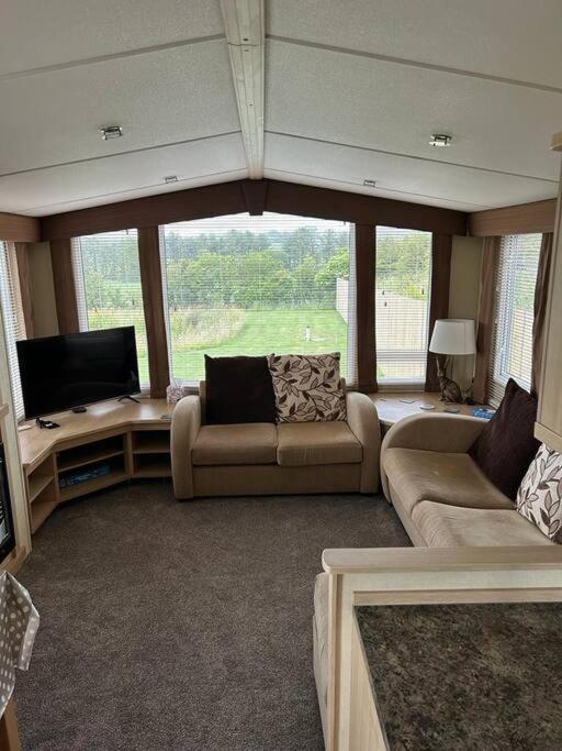 Red Squirrel Holiday Home In The Countryside, 10 Mins To Lligwy Beach Llandyfrydog Luaran gambar
