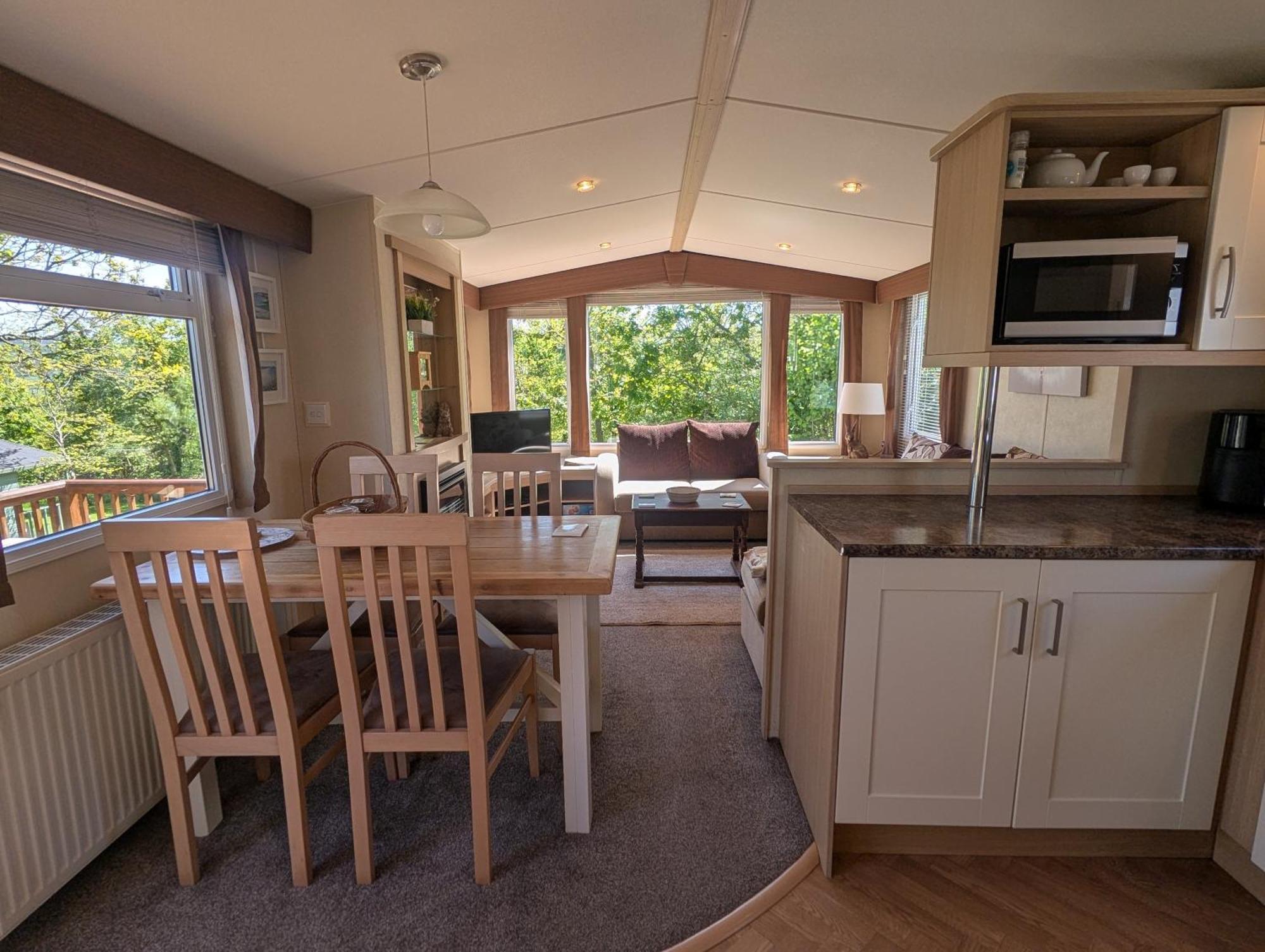 Red Squirrel Holiday Home In The Countryside, 10 Mins To Lligwy Beach Llandyfrydog Luaran gambar